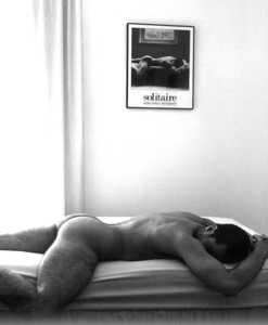 Pose 1.