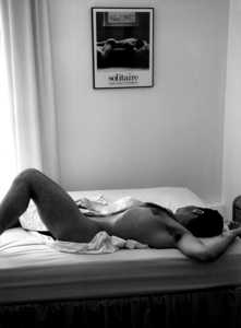 Pose 2.